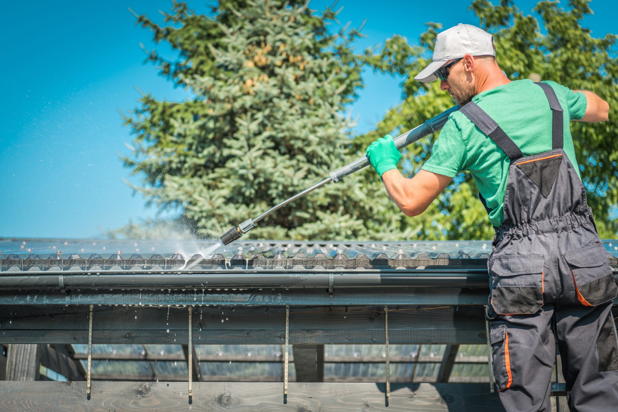 How to Clean Gutters and Repair Them: A Step-by-Step Guide
