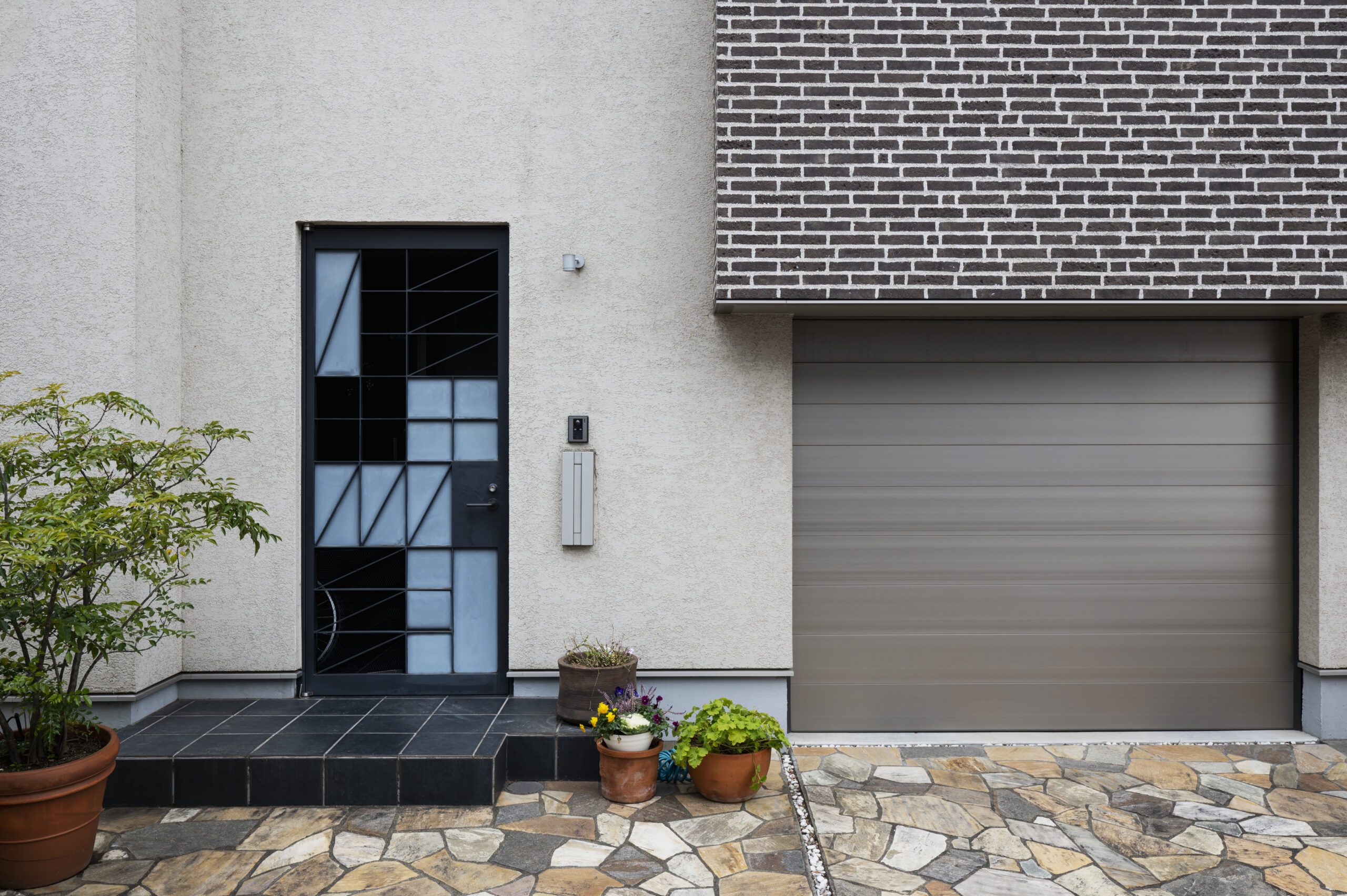 Choosing the Right Garage Door